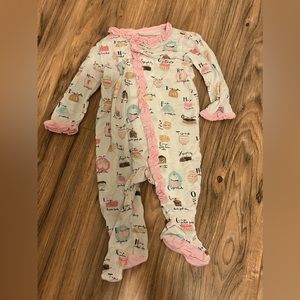 Magnetic Me Cake My Day Footie, Newborn